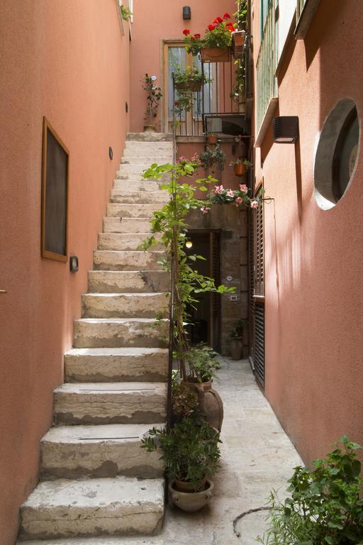Il Cortile Fiorito Apartment Trapani Bagian luar foto