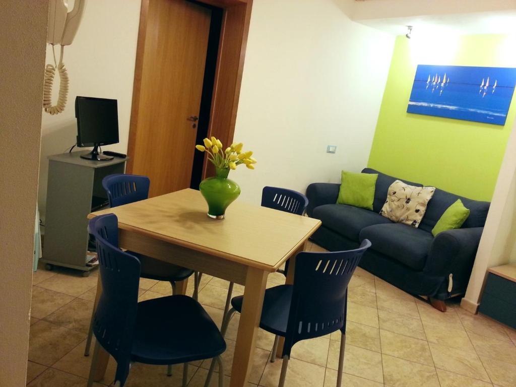 Il Cortile Fiorito Apartment Trapani Bagian luar foto