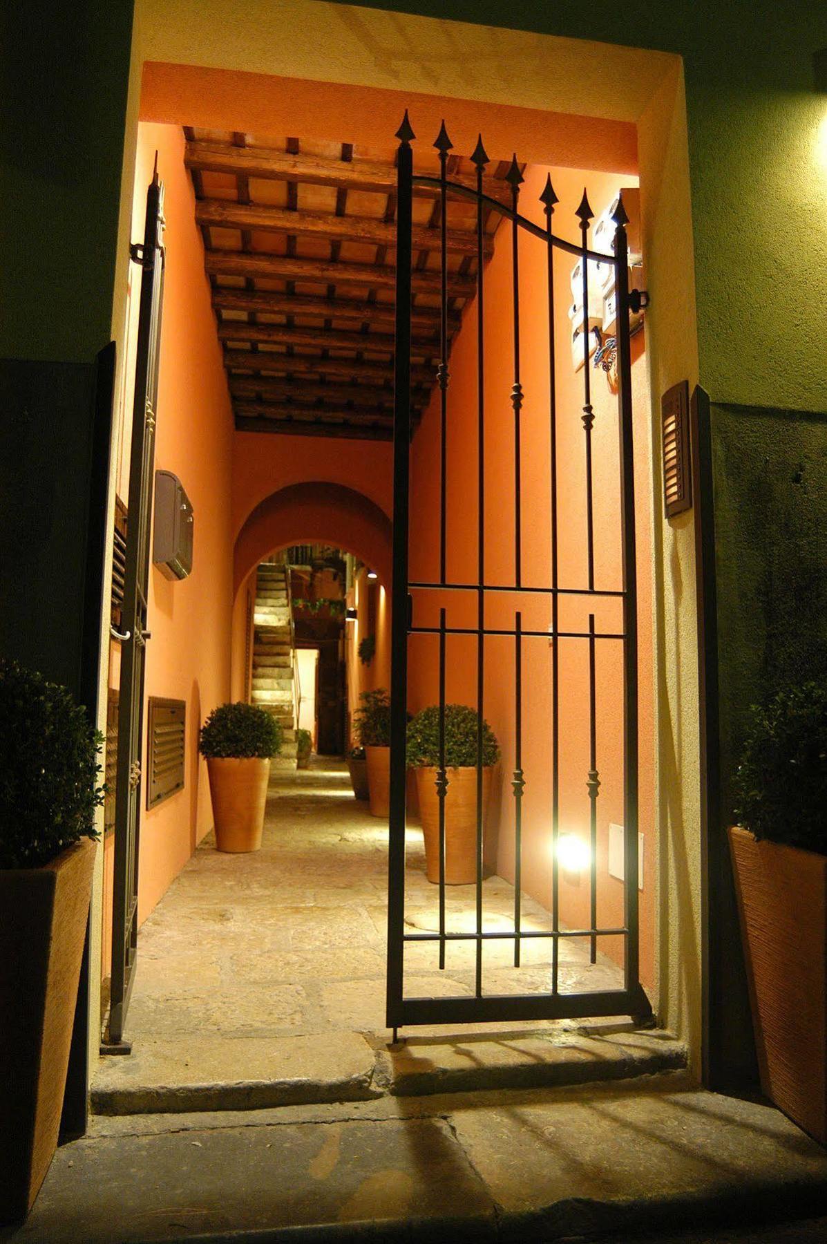Il Cortile Fiorito Apartment Trapani Bagian luar foto