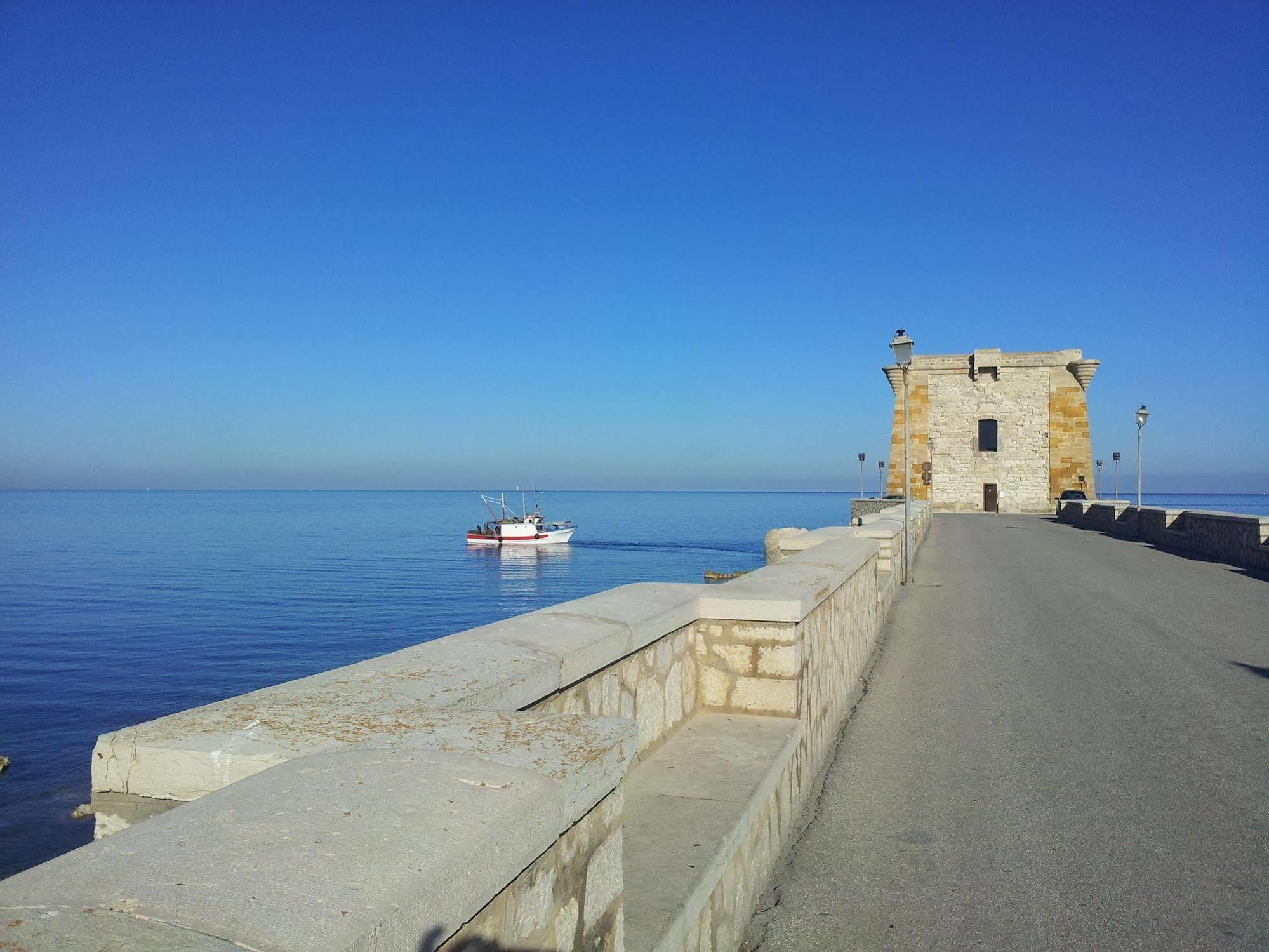 Il Cortile Fiorito Apartment Trapani Bagian luar foto